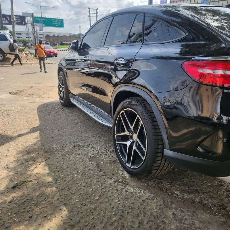 Thumbnail 3 of 2016 Mercedes-Benz GLE-Class MG
